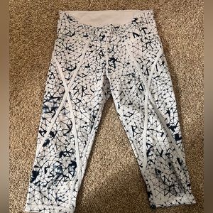 Lululemon crop leggings size 8